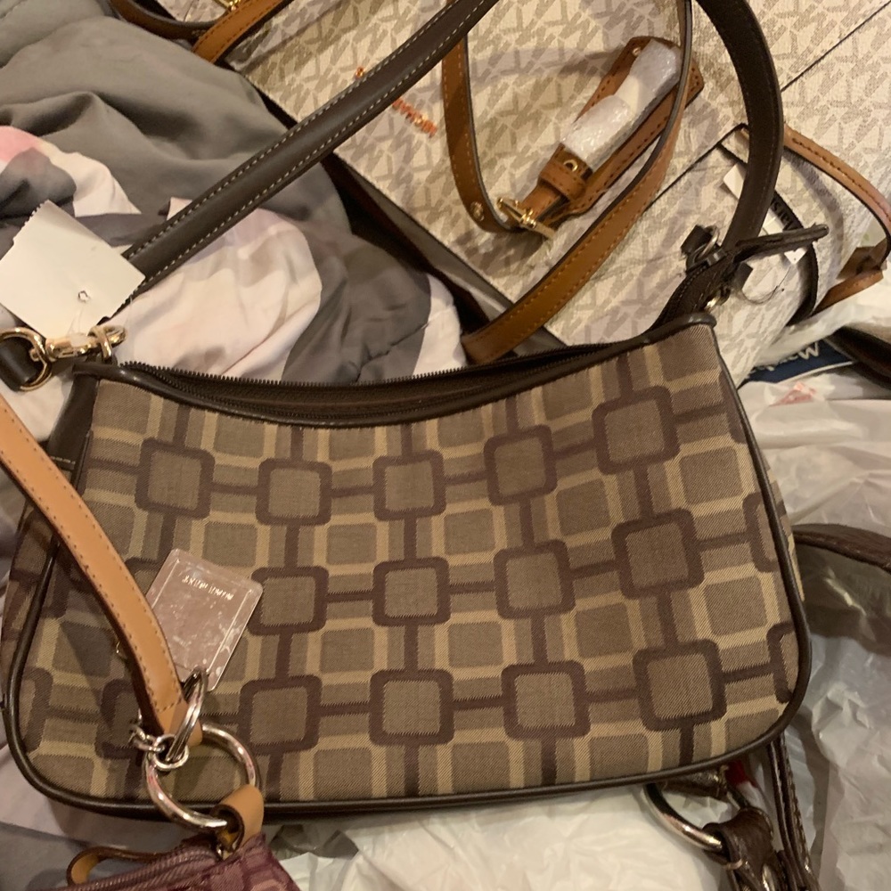 purses - Picture 2 of 6